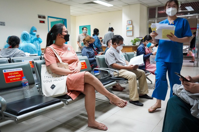 Phụ nữ mang thai mắc COVID-19 nguy hiểm ra sao, trẻ sinh ra c&oacute; bị dị tật kh&ocirc;ng? - Ảnh 1.