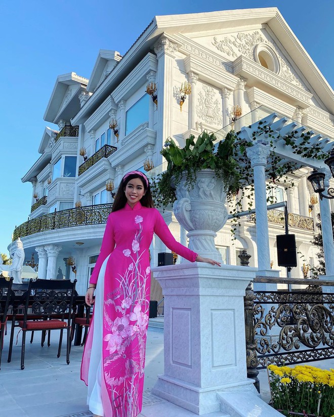 "Đệ nhất rich kid" Tiên Nguyễn khoe body khét lẹt nhưng background nhà giàu mới chiếm trọn spotlight - Ảnh 3. "Đệ nhất rich kid" Tiên Nguyễn khoe body khét lẹt nhưng background nhà giàu mới chiếm trọn spotlight - Ảnh 3.