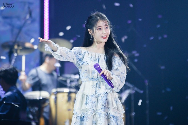 Bắt quả tang IU vào vai fan cứng săn vé concert chính mình nhưng lại nhận cái kết hoang mang Hồ Quỳnh Hương - Ảnh 7.