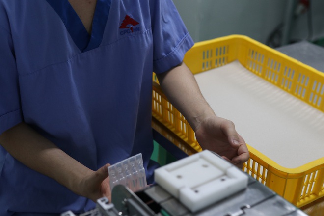 Đột nhập nhà máy duy nhất sản xuất dung môi vaccine Pfizer tại Việt Nam - Ảnh 8.