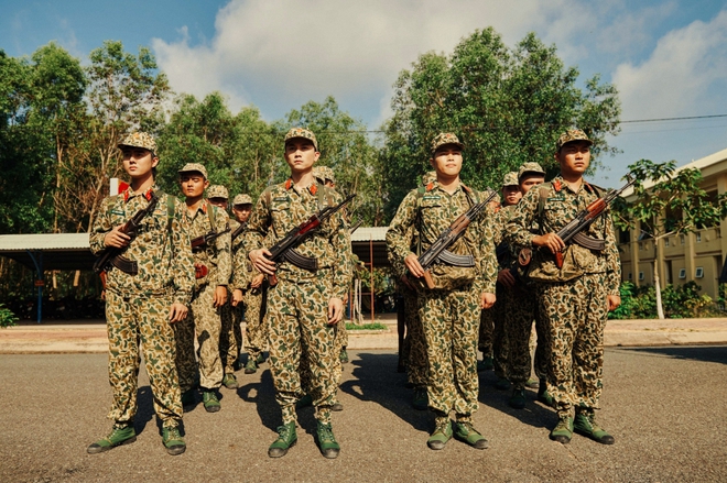 Khắp nơi xôn xao hình ảnh các anh quân nhân, MV hội tụ dàn cast Sao Nhập Ngũ chính là bài hát được nhắc đến nhiều nhất - Ảnh 4.