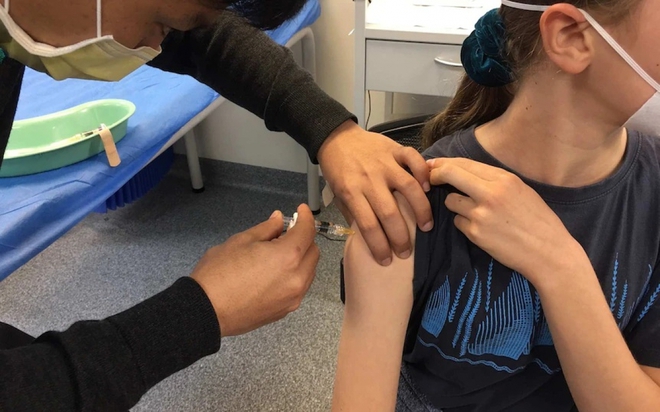 Số ca Covid-19 ở Thái Lan vượt 1 triệu, Australia sẽ cấp phép tiêm vaccine cho trẻ em - Ảnh 2.