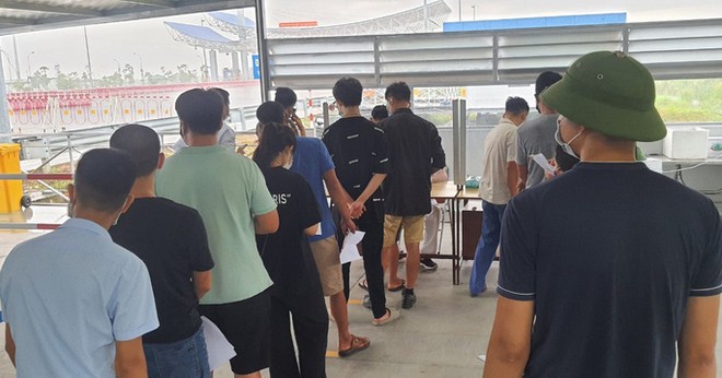 Ngăn chặn mầm bệnh x&acirc;m nhập, Quảng Ninh ra c&ocirc;ng văn hỏa tốc g&acirc;y sốc - Ảnh 1.
