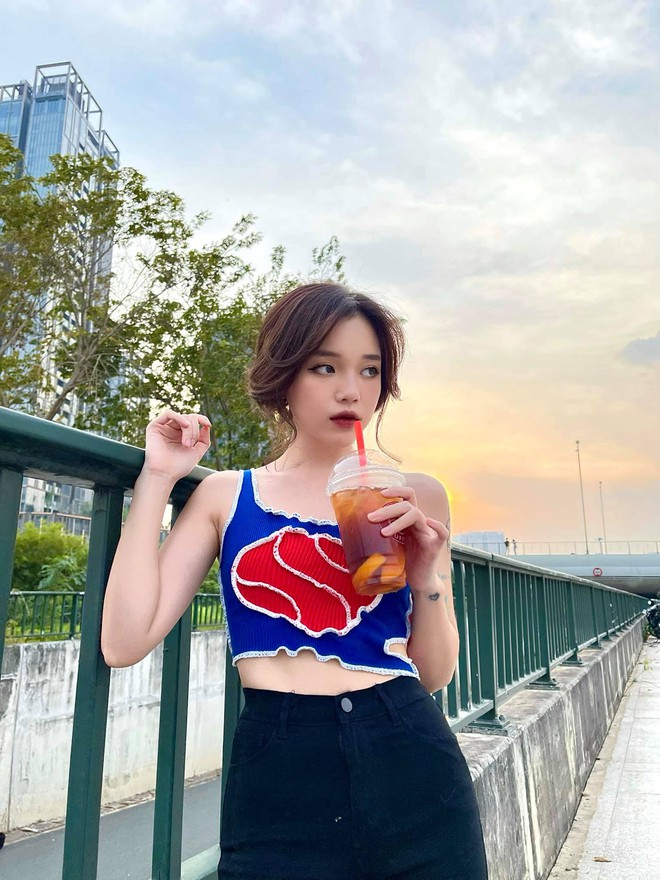 Để lộ hint người y&ecirc;u mới, Linh Ngọc Đ&agrave;m định nghĩa lu&ocirc;n cuộc sống mơ ước, th&igrave; ra người nổi tiếng cũng chỉ cần những điều n&agrave;y th&ocirc;i! - Ảnh 1.