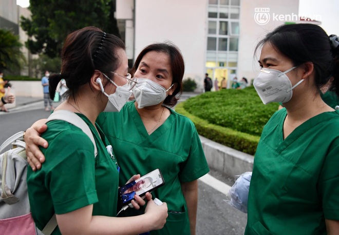 Ảnh: 230 sinh viên và giảng viên Cao đẳng Y tế Bạch Mai lên đường vào TP.HCM hỗ trợ chống dịch - Ảnh 15.