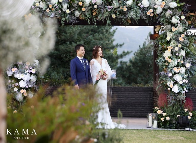 5 sao nữ cưới chồng top 1% đại gia giàu nhất xứ Hàn: Ông xã Jeon Ji Hyun đứng đầu công ty 7400 tỷ, búp bê xứ Hàn nhận quà cầu hôn 140 tỷ - Ảnh 4.