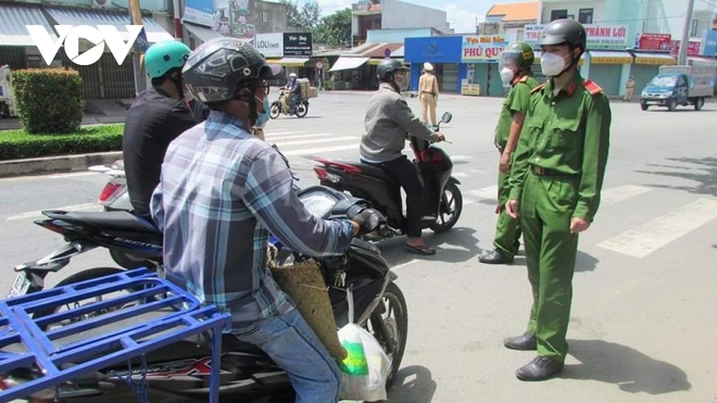 Diễn biến dịch ngày 21/8: Từ sáng đến trưa nay, Hà Nội thêm 50 ca mắc mới; Người dân TP.HCM đi chợ, nhận thực phẩm ra sao từ 0h ngày 23-8? - Ảnh 1.