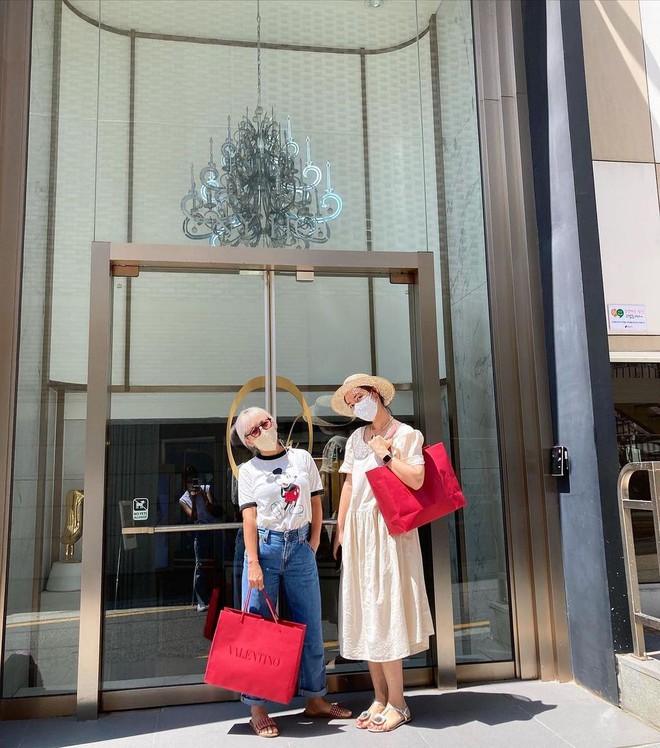 Nghi vấn Son Ye Jin mang thai con đầu l&ograve;ng với Hyun Bin, nh&igrave;n size mặt v&agrave; đ&ocirc;i m&ocirc;i tều lạ đến kh&oacute; nhận ra l&agrave; đủ hiểu? - Ảnh 5.