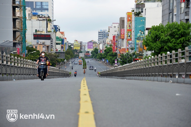 Người dân TP.HCM có được đi mua thuốc tây trong thời gian siết chặt giãn cách? - Ảnh 1.