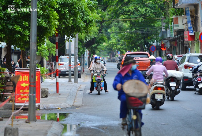 Ảnh: Hà Nội phong toả chợ Hà Đông do liên quan ca F0 từng đến mua đồ - Ảnh 7.