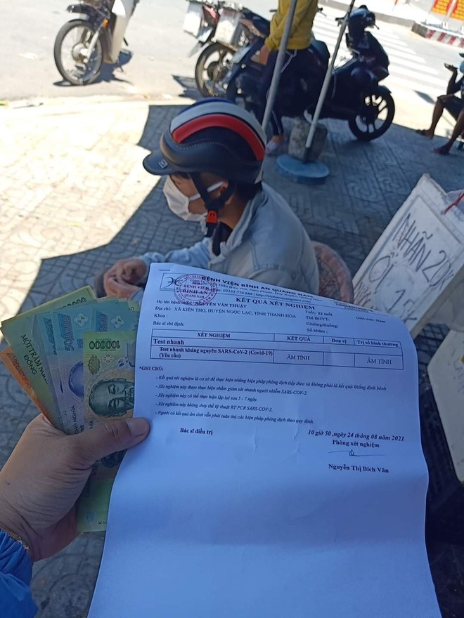Đi bộ về Thanh Hóa, thanh niên 22 tuổi được người dân Quảng Nam tặng xe máy và 10 triệu đồng làm lộ phí - Ảnh 2.