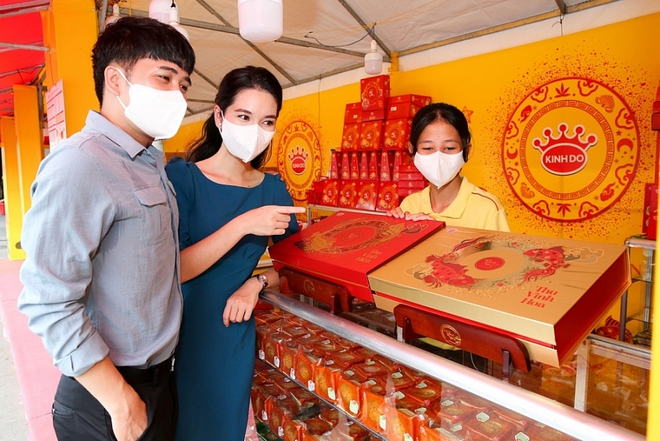 Nhiều nơi đã ngưng sản xuất, hàng bánh Trung thu truyền thống nổi tiếng ở Hà Nội ra sao? - Ảnh 5.