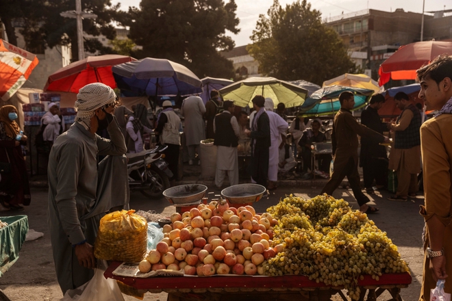 Dưới sự cai trị của Taliban, cuộc sống ở thủ đô Kabul ngày càng biến động - Ảnh 2.
