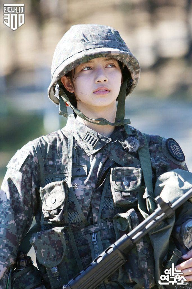 Mặt mộc sao nữ Hàn đi show quân đội: Lisa & ác nữ Penthouse đẹp xuất sắc, gây sốc nhất là người cuối cùng! - Ảnh 2.