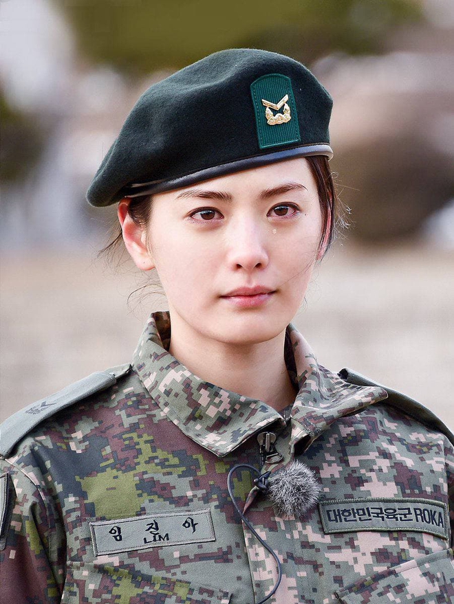 Mặt mộc sao nữ Hàn đi show quân đội: Lisa & ác nữ Penthouse đẹp xuất sắc, gây sốc nhất là người cuối cùng! - Ảnh 8.