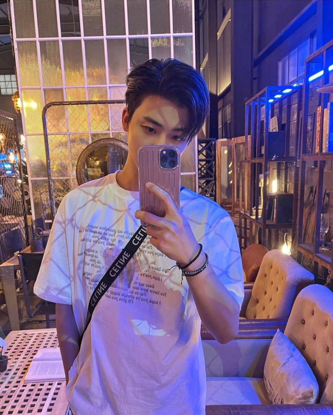 Soi mẫu ốp iPhone của Jaemin (NCT), nhìn thì đơn giản nhưng giá lại cực kì đắt đỏ  - Ảnh 4.