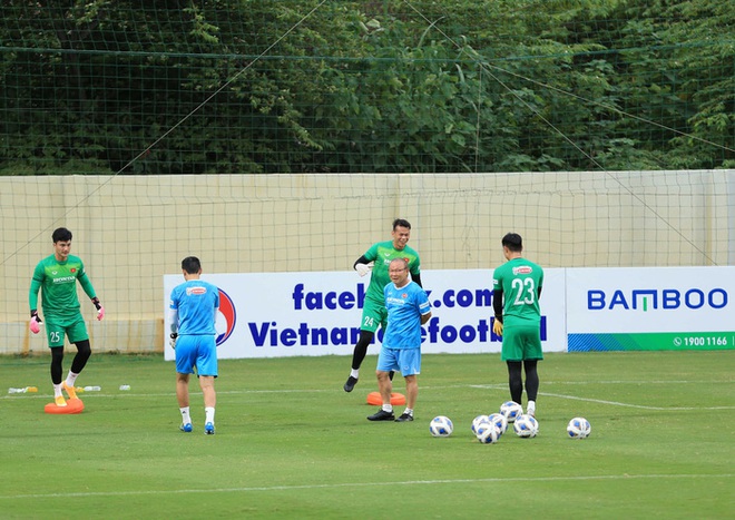 Lý do 6 cầu thủ bị loại khỏi đội tuyển Việt Nam - Ảnh 1.