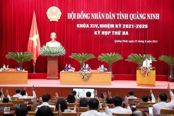 Quảng Ninh miễn học ph&iacute;; hỗ trợ to&agrave;n bộ chi ph&iacute; mai t&aacute;ng bệnh nh&acirc;n Covid-19 tử vong  - Ảnh 1.
