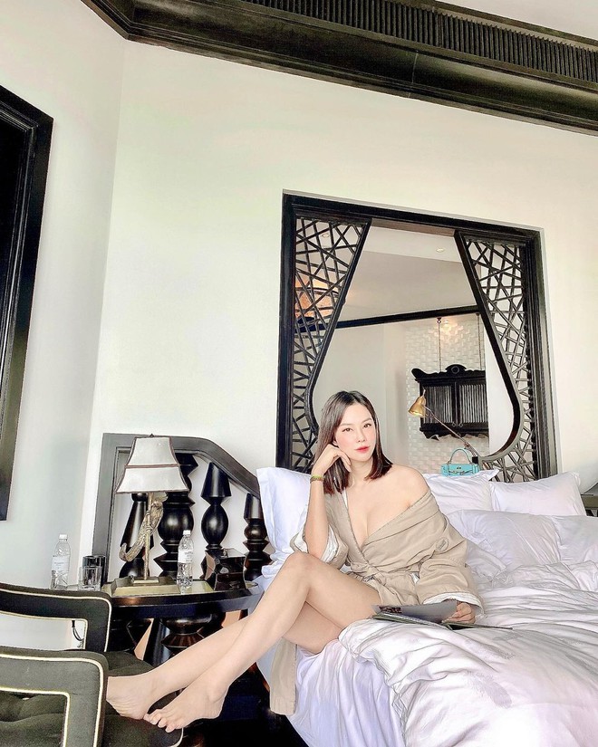Con dâu tỷ phú Hoàng Kiều: Sống trong biệt thự 750 tỷ, nhan sắc xinh đẹp bất chấp đã có 2 con - Ảnh 4.