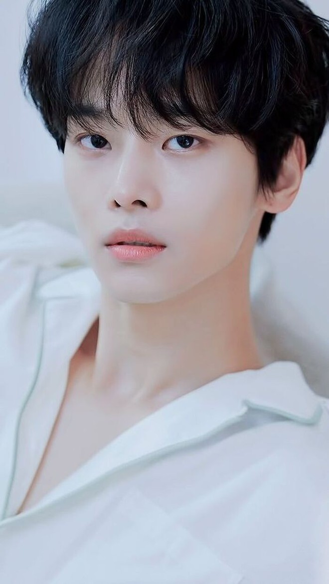 6 idol bị chê là thảm họa diễn xuất ở phim Hàn: Cha Eun Woo diễn đơ khó ai bì, Hyeri bao năm vẫn chết vai Reply 1988 - Ảnh 13.