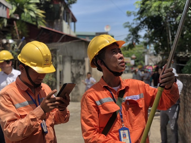 Đối tượng n&agrave;o ở c&aacute;c địa phương gi&atilde;n c&aacute;ch x&atilde; hội được giảm tiền điện đợt 5? - Ảnh 1.