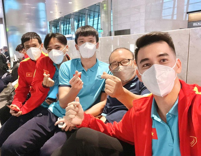 Văn L&acirc;m vỡ &ograve;a hạnh ph&uacute;c khi gặp lại thầy Park sau gần 2 năm - Ảnh 4.