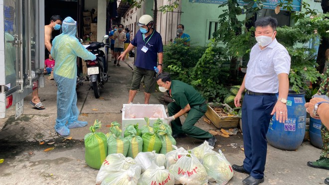 Vượt 100.000 ca mắc COVID-19, B&igrave;nh Dương triển khai phương &aacute;n ứng ph&oacute; với 150.000 ca - Ảnh 2.