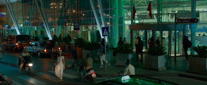 Ch&ugrave;m ảnh Việt Nam l&ecirc;n phim Hollywood về s&aacute;t thủ gốc Việt: Cầu Rồng, non nước đầy thơ mộng nhưng c&oacute; điểm lại rất sai! - Ảnh 9.