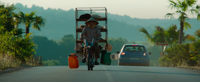 Ch&ugrave;m ảnh Việt Nam l&ecirc;n phim Hollywood về s&aacute;t thủ gốc Việt: Cầu Rồng, non nước đầy thơ mộng nhưng c&oacute; điểm lại rất sai! - Ảnh 8.