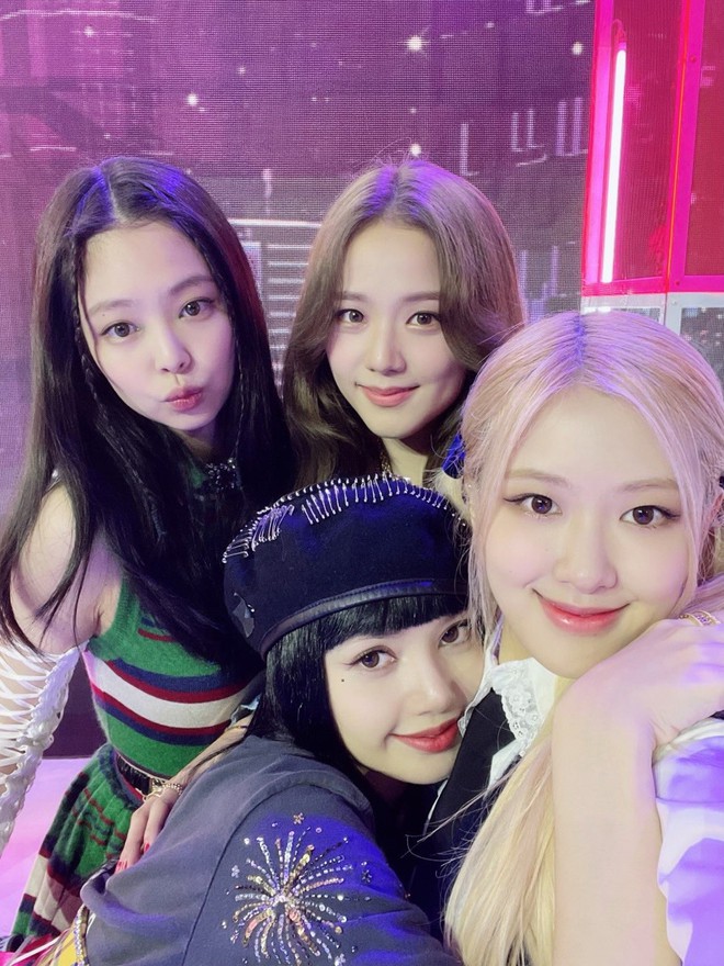 Phát hiện công thức đặt tên ca khúc solo của 3 mẩu BLACKPINK, Jisoo chưa đánh lẻ nhưng đã lộ manh mối? - Ảnh 2.