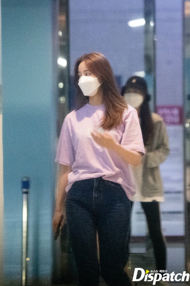 2 nữ idol mang tiếng vì hẹn hò: Yeonwoo bị Lee Min Ho chối đến 2 lần, Seolhyun dính nghi án 18+ vì mặc cũn cỡn đến nhà Zico - Ảnh 4. 2 nữ idol mang tiếng vì hẹn hò: Yeonwoo bị Lee Min Ho chối đến 2 lần, Seolhyun dính nghi án 18+ vì mặc cũn cỡn đến nhà Zico - Ảnh 4.