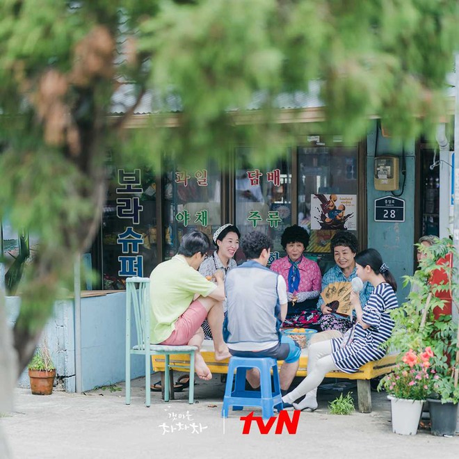 Hometown Cha-Cha-Cha: Kim Seon Ho - Shin Min Ah và một bộ phim khiến người xem hạnh phúc - Ảnh 10.