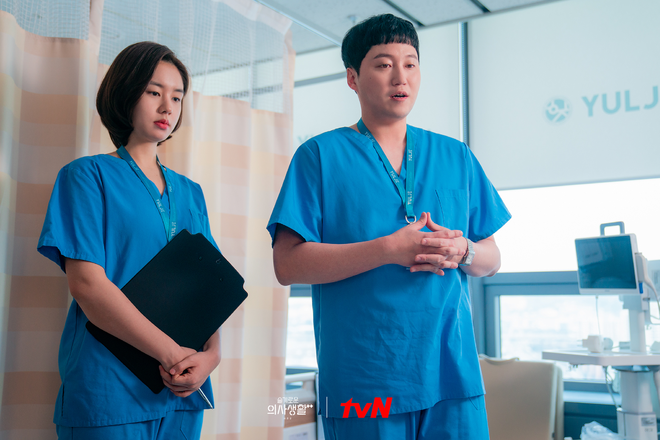 M&agrave;n cự c&atilde;i mẹ chồng - con d&acirc;u tương lai ở Hospital Playlist 2 khiến netizen lo sốt v&oacute;: Min Ha mất sạch điểm v&igrave; c&acirc;u n&oacute;i g&acirc;y s&aacute;t thương! - Ảnh 7.