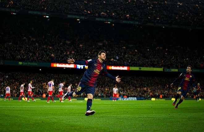 Toàn bộ sự nghiệp vĩ đại của Messi tại Barcelona qua ảnh - Ảnh 19.