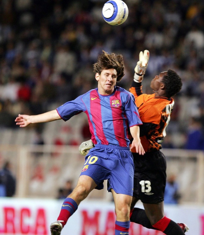 Toàn bộ sự nghiệp vĩ đại của Messi tại Barcelona qua ảnh - Ảnh 5.