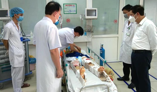  Diễn biến vụ tai nạn l&uacute;c nửa đ&ecirc;m khiến 4 c&aacute;n bộ y tế đi tập huấn ti&ecirc;m vắc xin Covid-19 thương vong - Ảnh 6.