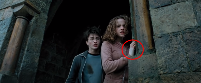 Chiếc bóng bí ẩn lấp ló ở Harry Potter sau 17 năm mới nhìn ra, nghe fan cứng suy luận mới thấy đoàn phim điên rồi? - Ảnh 5.