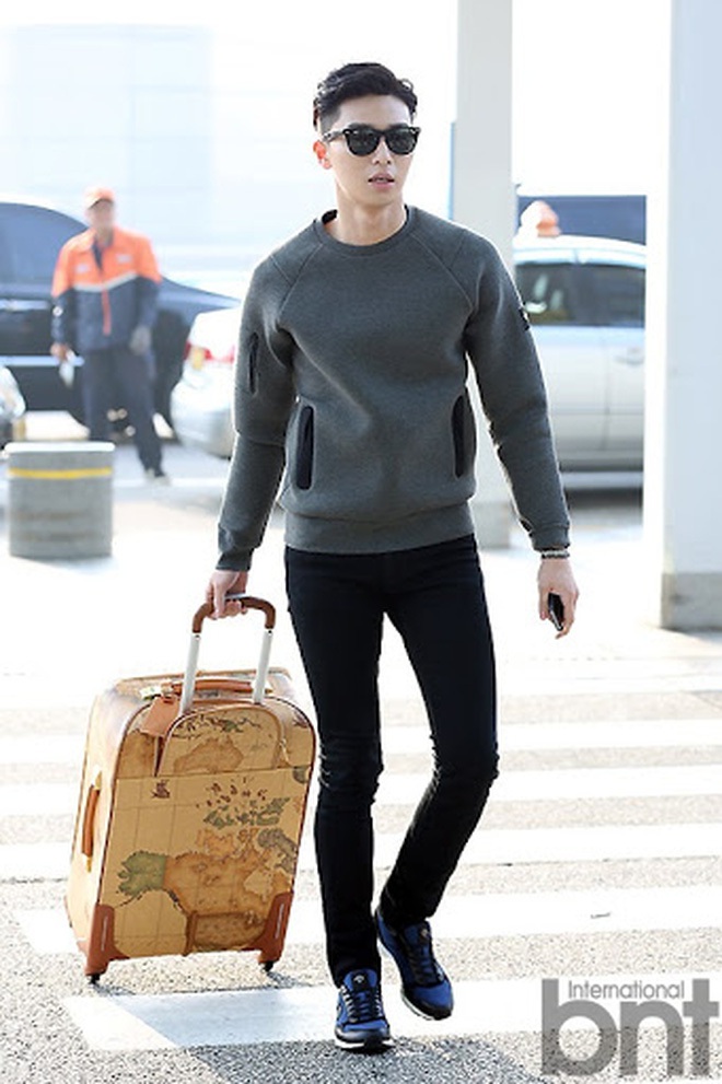 Gần 3 triệu người phát cuồng vì ảnh Park Seo Joon... ngồi ghế, tất cả chỉ dán mắt vào 1 bộ phận này của tài tử Captain Marvel - Ảnh 7. Gần 3 triệu người phát cuồng vì ảnh Park Seo Joon... ngồi ghế, tất cả chỉ dán mắt vào 1 bộ phận này của tài tử Captain Marvel - Ảnh 7.