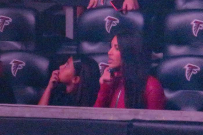 X&ocirc;n xao tin Kim Kardashian v&agrave; Kanye West t&aacute;i hợp sau nửa năm ly h&ocirc;n, n&agrave;ng tận 2 lần l&agrave;m 1 việc đ&aacute;ng nghi n&agrave;y - Ảnh 2.