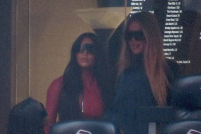 X&ocirc;n xao tin Kim Kardashian v&agrave; Kanye West t&aacute;i hợp sau nửa năm ly h&ocirc;n, n&agrave;ng tận 2 lần l&agrave;m 1 việc đ&aacute;ng nghi n&agrave;y - Ảnh 3.