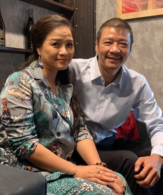 Hương Vị T&igrave;nh Th&acirc;n bẻ l&aacute;i kh&eacute;t lẹt: Bố Nam lấy mẹ Thy, chị em vui vẻ huề cả l&agrave;ng? - Ảnh 5.