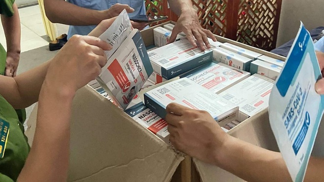 Kit test nhanh Covid-19 không rõ nguồn gốc rao bán tràn lan trên mạng - Ảnh 1.