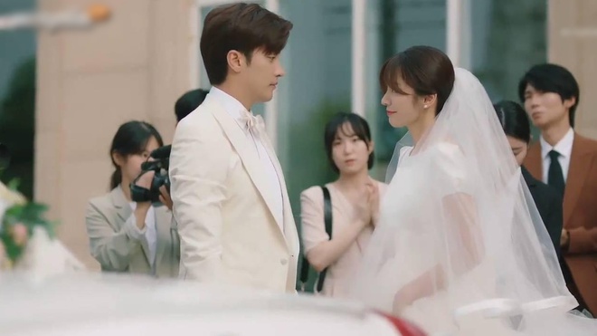 2 tiểu tam lũ lượt đám cưới với nhân tình ở hồi kết bom tấn ngoại tình, netizen xem mà tức trào máu họng - Ảnh 4.