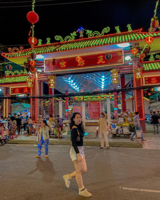 Who said Binh Duong only has Dai Nam, the second hometown of a 50-year-old female streamer, and also owns countless "hot-honored" tourist attractions.  - Picture 12.