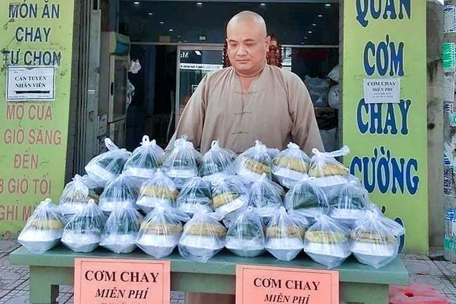 Chủ tịch nước yêu cầu khen thưởng kịp thời những tấm gương chống dịch - Ảnh 1.