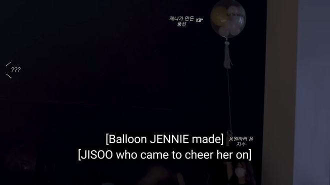 Hậu trường MV của Lisa bị BLACKPINK giật hết spotlight: Jisoo nhí nhố, Rosé phấn khích hơn cả chính chủ, Jennie ở đâu? - Ảnh 10.