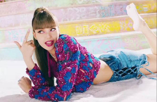 LALISA - nỗ lực làm hình mẫu một idol toàn năng bất thành của Lisa - Ảnh 5.