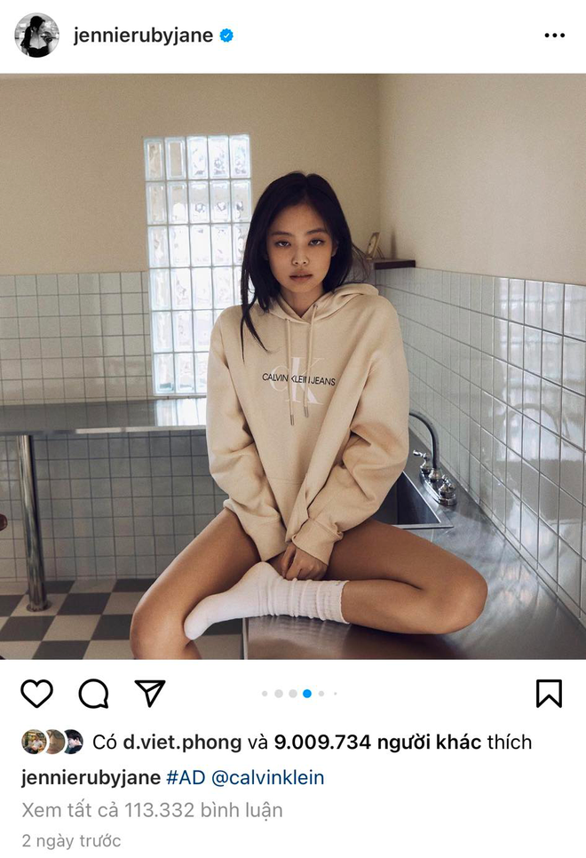 Jennie, một trong những thiên thần nổi tiếng nhất trong nhóm BLACKPINK hiện nay, đang khiến cộng đồng mạng trầm trồ vì vóc dáng gợi cảm của cô ấy. Hãy tới xem hình ảnh trên trang Instagram của cô ấy để được ngắm nhìn thân hình nóng bỏng vạn người mê.