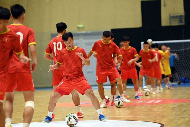 Futsal Việt Nam có tâm lý thoải mái trước trận gặp ông kẹ Brazil tại World Cup, lộ diện trọng tài bắt chính - Ảnh 2.