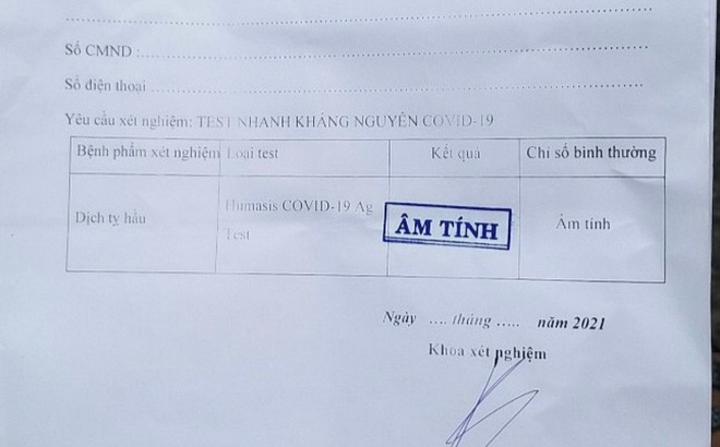 Điều dưỡng ph&ograve;ng kh&aacute;m b&aacute;n 130 phiếu &acirc;m t&iacute;nh SARS-CoV-2 để trống th&ocirc;ng tin người x&eacute;t nghiệm - Ảnh 1.